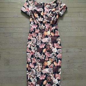 Floral cinched waist dress.